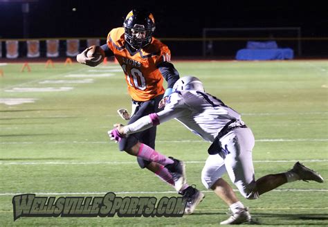 wellsville football wins on homecoming coleman davis with td catches