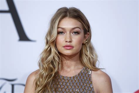 who is gigi hadid how rising model replaced cara delevingne as the new face of topshop