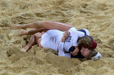 Us Beach Volleyball Teammates April Ross And Jennifer