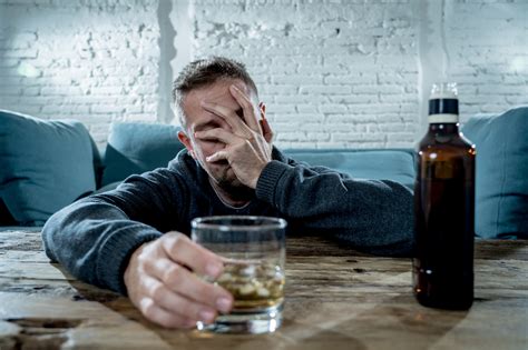 Spotting An Alcoholic How To Spot The Signs Of An Alcohol