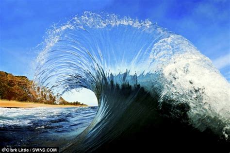 pictured  daredevil surfer  amazing    huge breaking waves daily