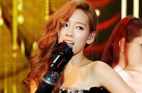 Girls Generation Snsd Taeyeon Tiffany Performs Lady