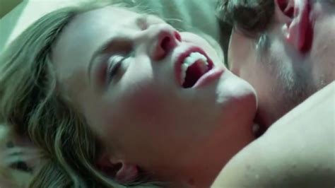 This Is What Really Happens While Filming Movie Sex Scenes
