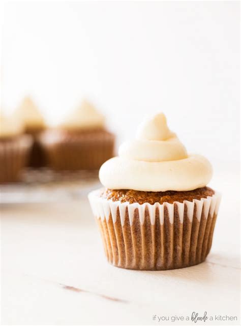 carrot cake cupcakes  cream cheese frosting   give  blonde