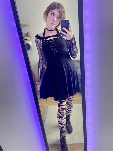 Couldnt Find A Goth Gf So I Became The Goth Gf R Gothictransgirls