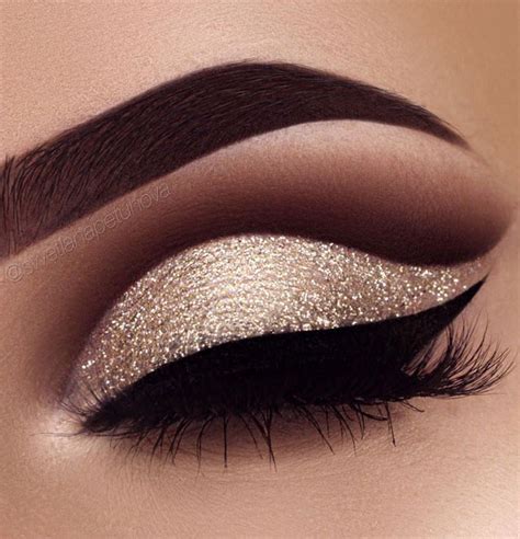 gorgeous eyeshadow    eye makeup trends glitter gold cut