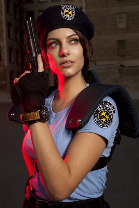 wrap your head around this jill valentine cosplay from jill valentine actress ign