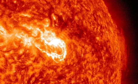 perche latmosfera del sole  molto piu calda rispetto alla superficie