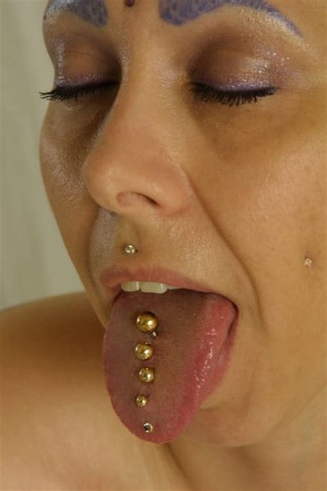 30 different tongue piercing options for men and women