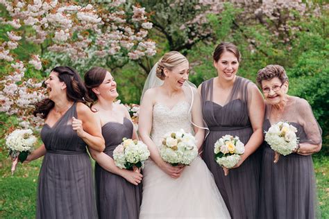 89 year old grandma attends granddaughter s wedding as a bridesmaid steals the show