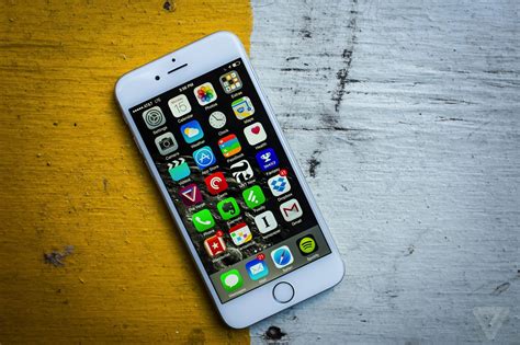 apple sells  million iphones  opening weekend record  verge