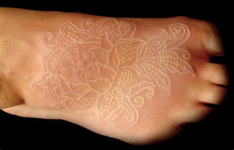 skin color tattoo  stretch marks tattoos body art