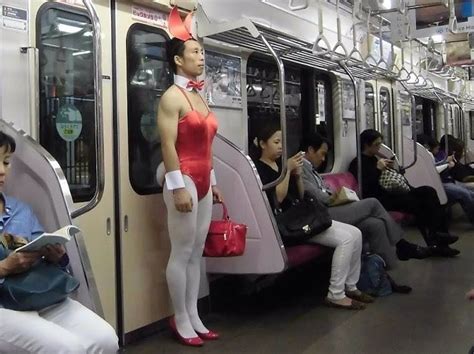 28 Exceptionally Bizarre Subway People And One Shark Brain Berries