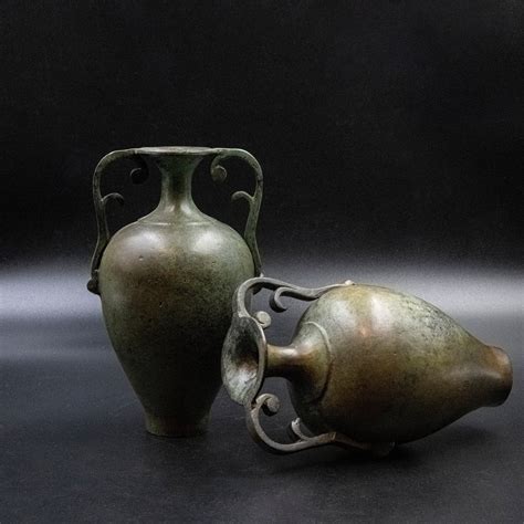greek bronze jar ancient greece  handled vessel amphora museum