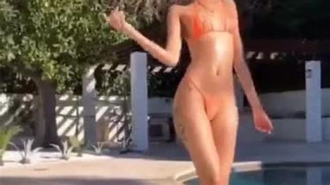 twerking instagram girl in bikini porn videos