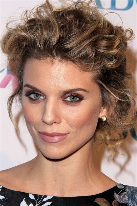 stunning  charming celebrity bun hairstyles  wow style