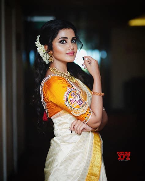 actress anupama parameswaran stunning     traditional saree social news xyz