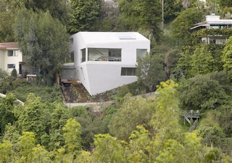 modern hillside home design  johnston marklee architects overlooking santa monica canyon