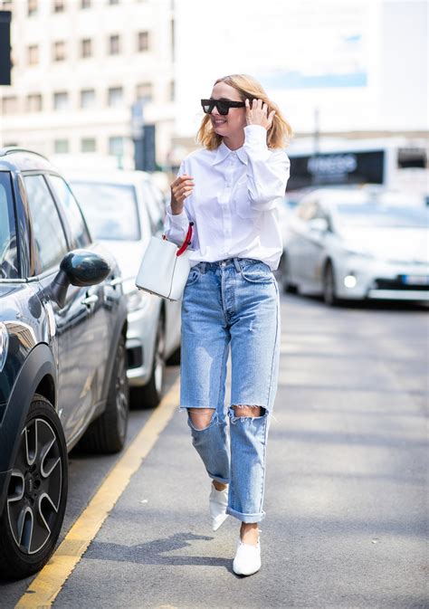 Jeans And White Shirt Women – Wookyaforn