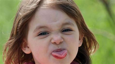 funny girl face expression  blur green background hd funny faces wallpapers hd wallpapers