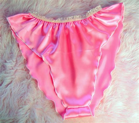 silky pink panties hand job porn clips