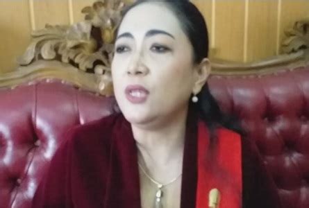 gebrakan pertama ketua dprd gunungkidul benahi performance sekretariat