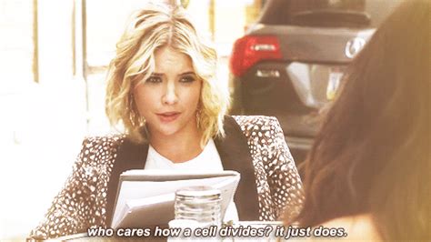 22 signs you re the hanna marin of your friend group her campus