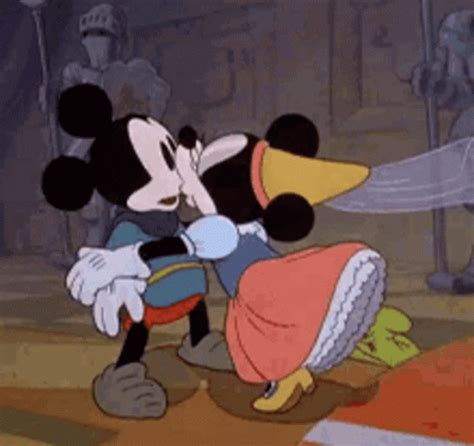 mickey mouse minnie mouse gif mickey mouse minnie mouse kiss