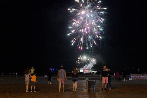 First Night Of Macy S July 4 Fireworks Lights Up Coney Island For Small
