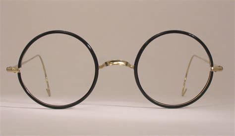 benjamin franklin invented the bifocals eyeglasses in 1784 serious facts