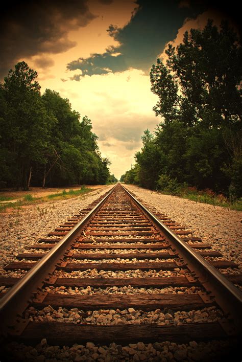beautiful pictures  railroad tracks echomon