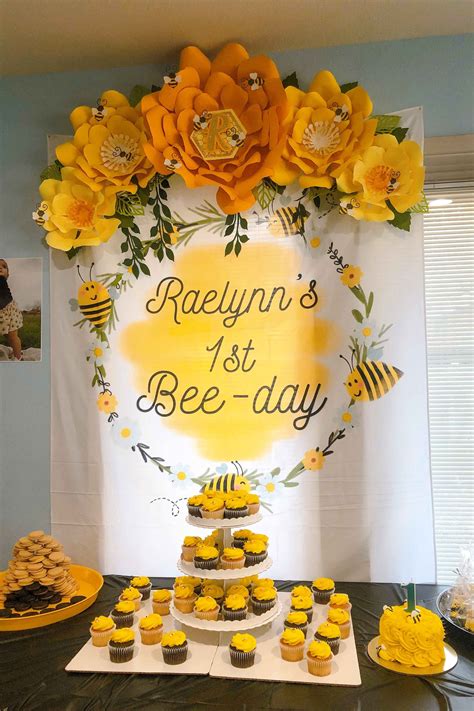 pin en bee baby shower  birthday party