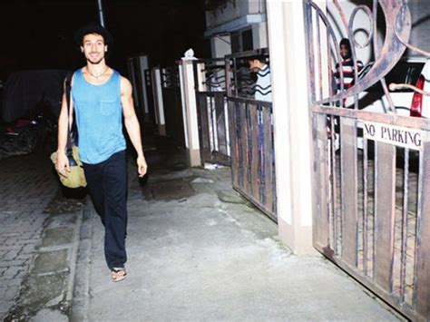 tiger shroff is all smiles after leaving rumoured girlfriend disha