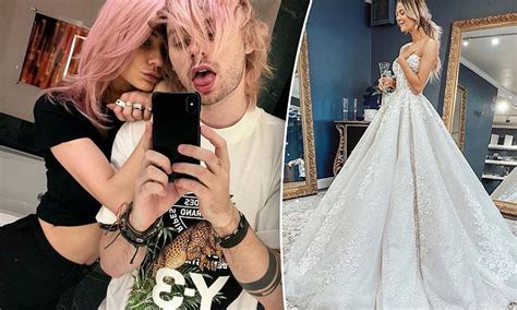 5sos Michael Clifford And Crystal Leigh Show Off Their Matching Pink Hair