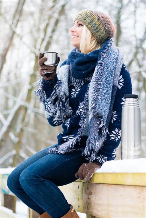 1 058 Hot Coffee Cold Winter Day Outdoors Photos Free