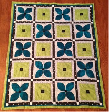 ugly duckling projects modern  petal flower quilt