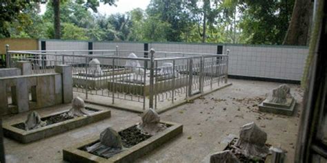 makam keramat  banten  wajib kamu kunjungi