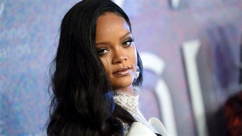 Rihanna S Music Beauty Fashion Empire Makes Her World S Richest