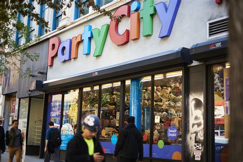 party city expects  sales drop