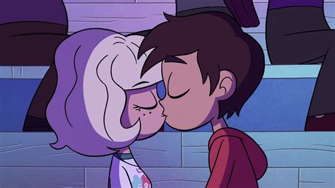 Image S2e39 Marco And Jackie Kiss At Love Sentence