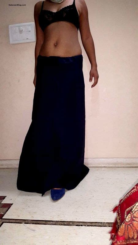 Indian Girl Stripping Saree Blouse Posing Black Bra Pics