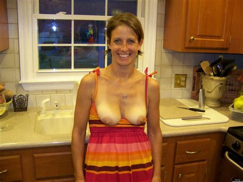 candid house wife i love these shots a wife exhibitionist flashing tits titten cheers slut