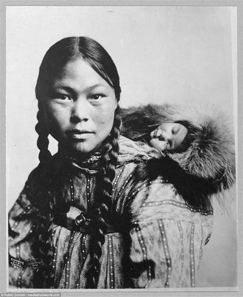 photos show lives of early 1900s alaskan eskimos in nome gold rush daily mail online