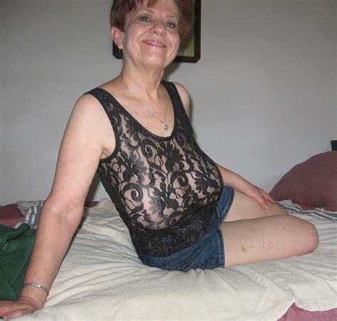 awesome exhibitionist older lady sunshine 324 in