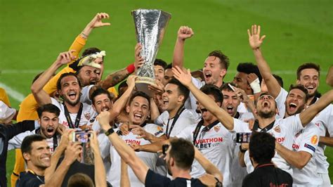 el sevilla es el rey de la europa league seis títulos en seis finales