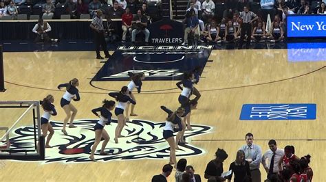 Cheerleaders Dance During The Uconn Basketball Huskies Game Hot Youtube