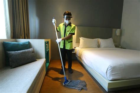 How Much You Should Tip Hotel Housekeeping Travel