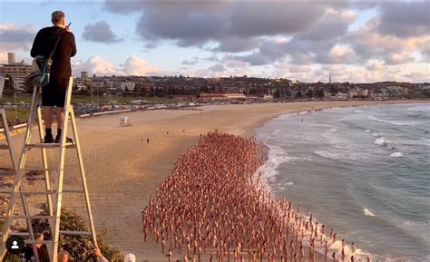 2 500 Australians Strip Naked For A Photoshoot To Raise Awareness About