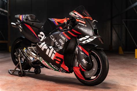 aprilias race team    motogp season motorcycle news