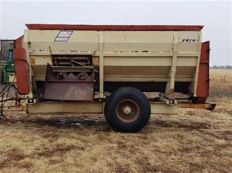 bjm 3914t feed mixer wagon bigiron auctions
